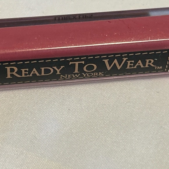 READY TO WEAR LUREX LIPS LIPGLOSS COLOR #15 Pink Kisses FULL SIZE - NEW - Picture 7 of 8